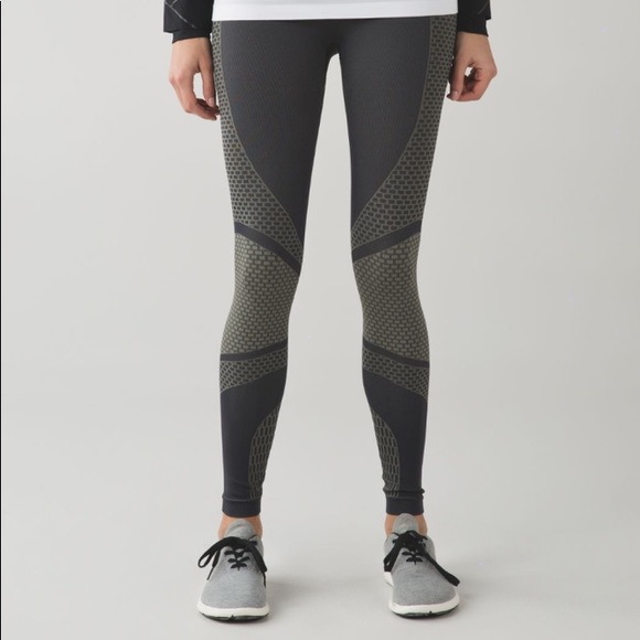 lululemon athletica Pants - Lululemon About That Base Tight. Never Worn size 2